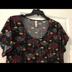 Pretty patterned, never worn LuLaRoe Classic 2xl